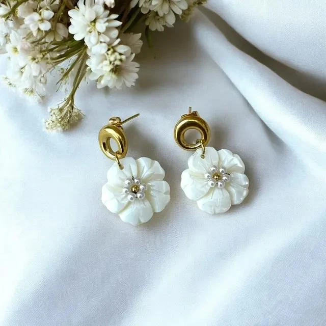 Pendientes colgantes de acero inoxidable con colgante de flores – photo 4